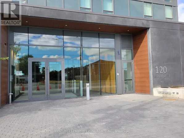 120 Varna Dr #820, Toronto, ON M6A 0B3