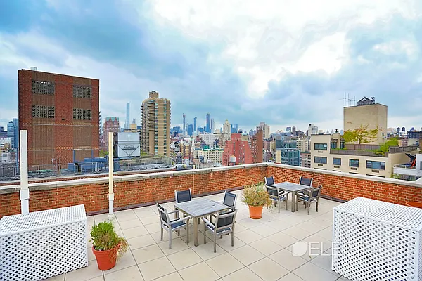 Sold by (Legacy) Elegran | media 17