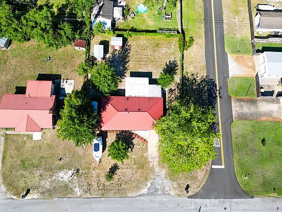 3rd image of 2102 Cypress Ave