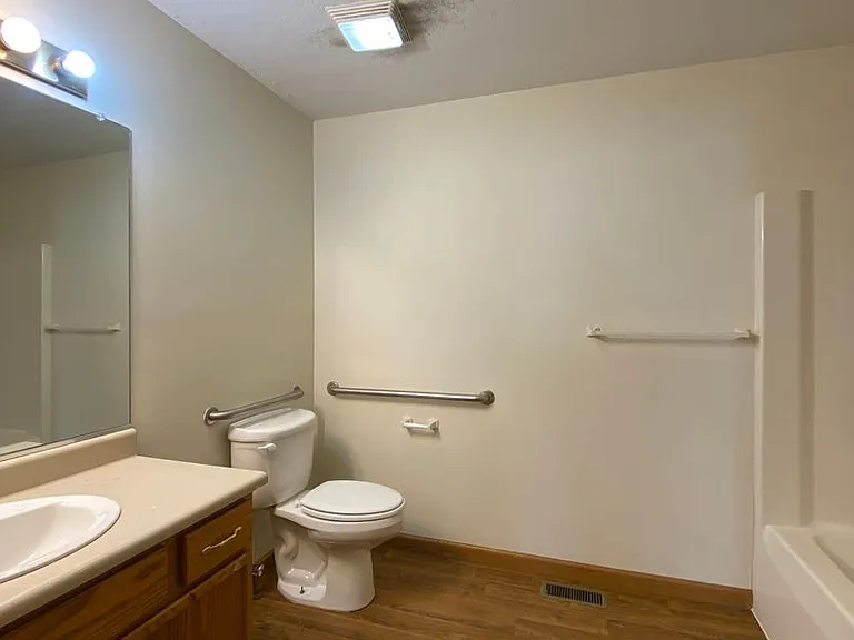 218 Stonewall Ct — Photo 7