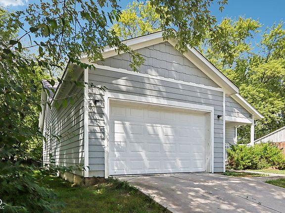 2nd image of 4002 Downes Dr