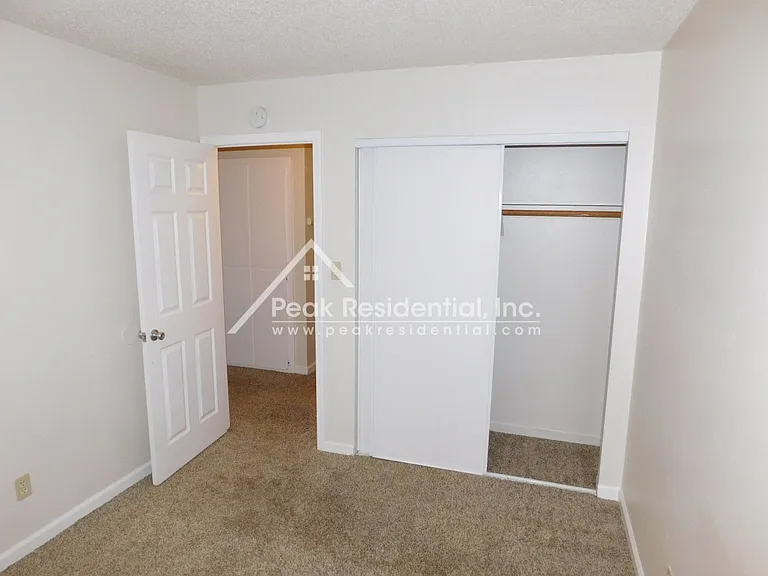 10260 Mills Station Rd — Photo 8