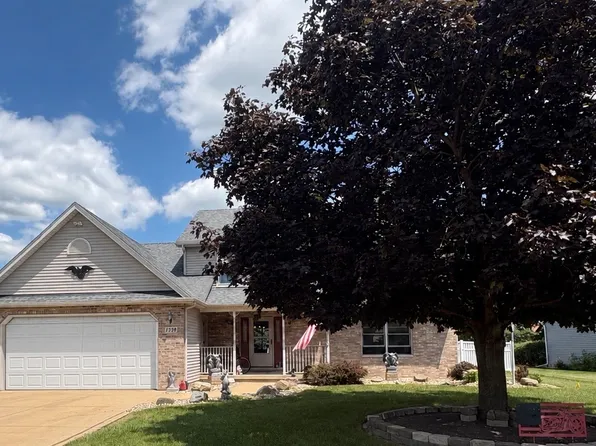 1239 Sandhurst Dr, Sandwich, IL 60548