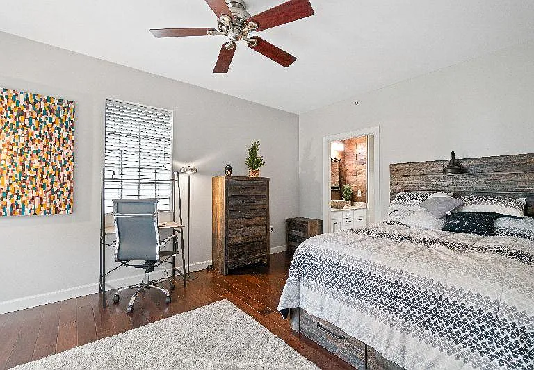 718 Trade St #301 — Photo 9