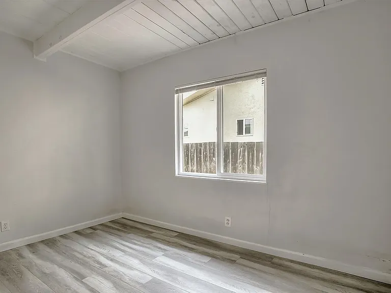 27 Carnegie Dr — Photo 16