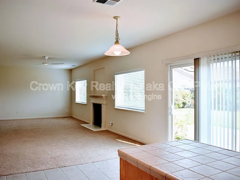 767 Bishop St — Photo 14
