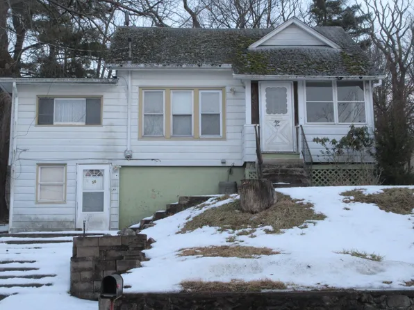 56 California Ave, Middletown, NY 10940