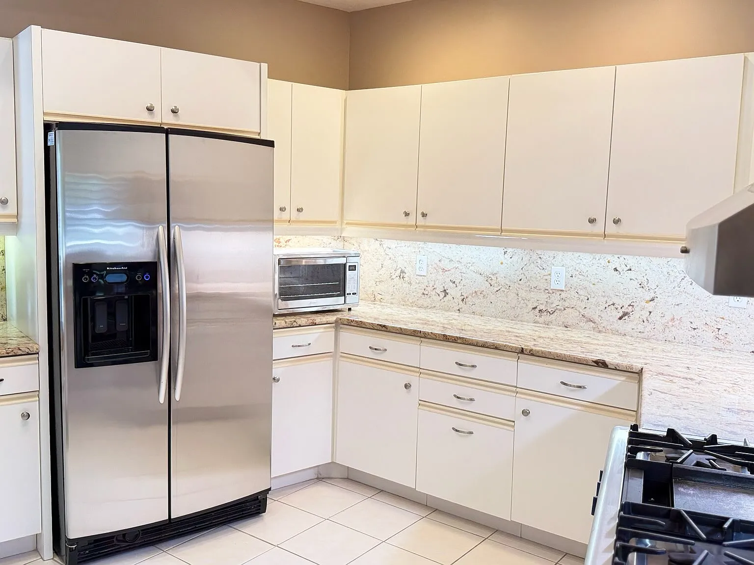 3 bed, 2632 sqft, $10,000 — Photo 4