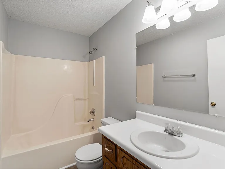121 Stephanie Dr — Photo 18