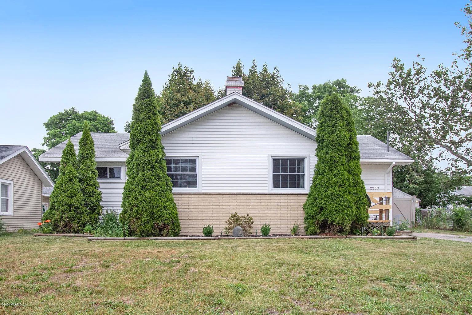 2230 Dawson Ave NE photo 1