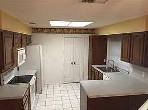 2nd image of 915 Gwinnett Cir