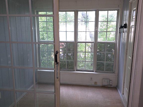 5th image of 9250 Niki Pl APT 202