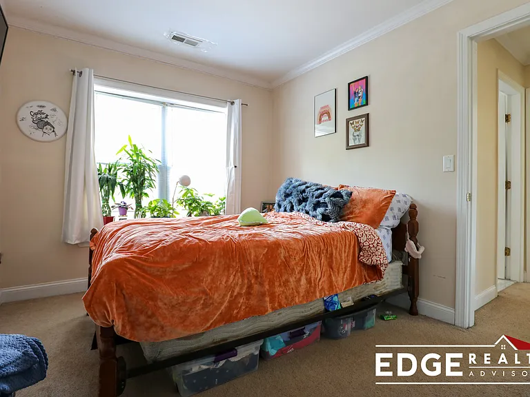 168 Newton St #4 — Photo 7