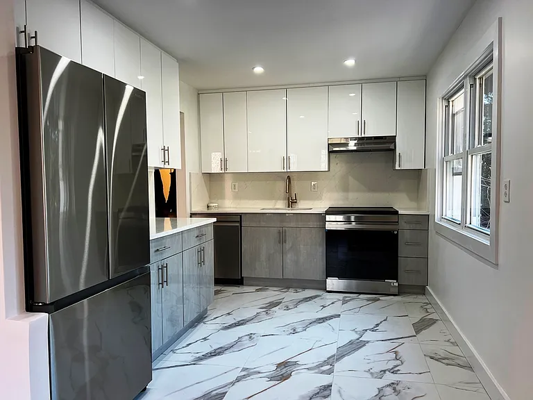214-01 Waters Edge Dr #3 — Photo 2