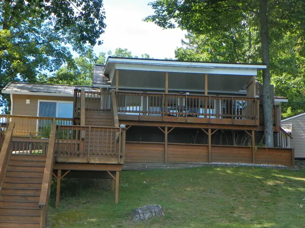 439 S Lake St, Harrison, MI 48625