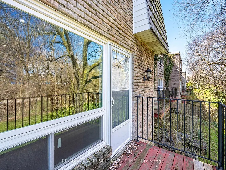 701 Burnhamthorpe Rd #106 — Photo 19