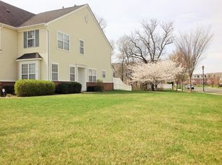 2 Chatham Ct, Robbinsville, NJ 08691