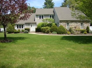 260 Pond St, Hopkinton, MA 01748