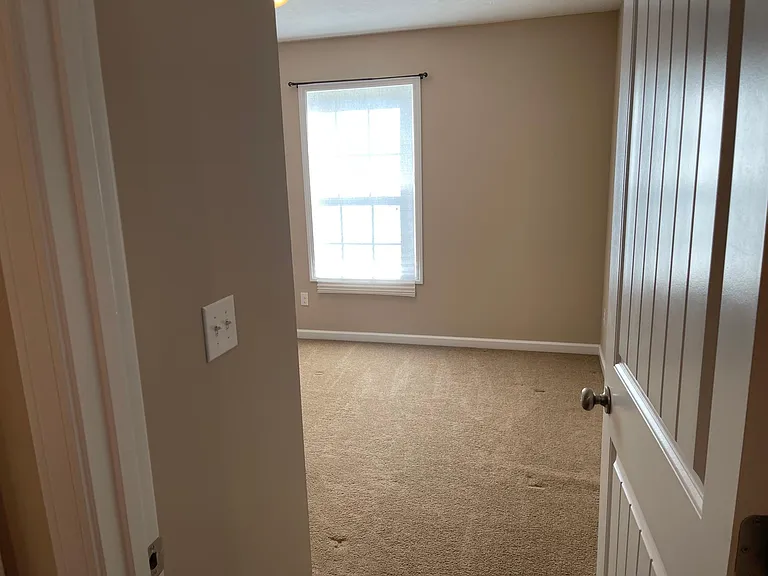 204 Williamsburg Cir — Photo 12