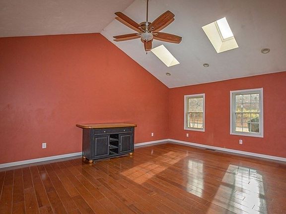 3rd image of 48 Brimfield Rd