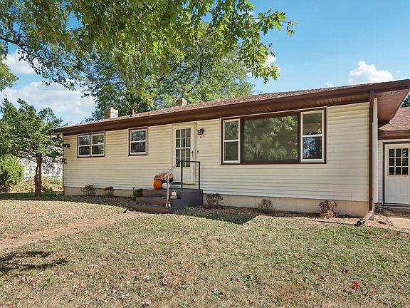 2nd image of 405 Meadow Wood Dr