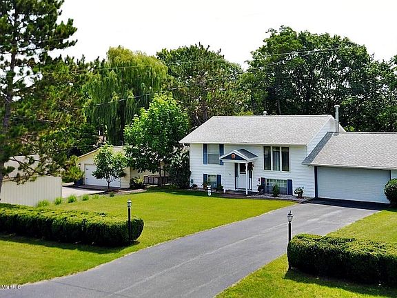2nd image of 1717 W Crystal View Dr