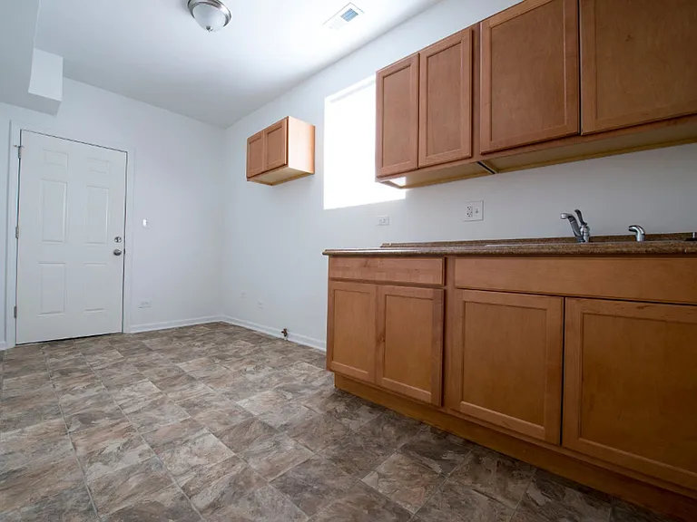 7240 S Yates Blvd — Photo 17