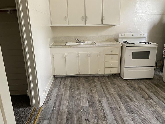 3rd image of 205 E Adair St #5