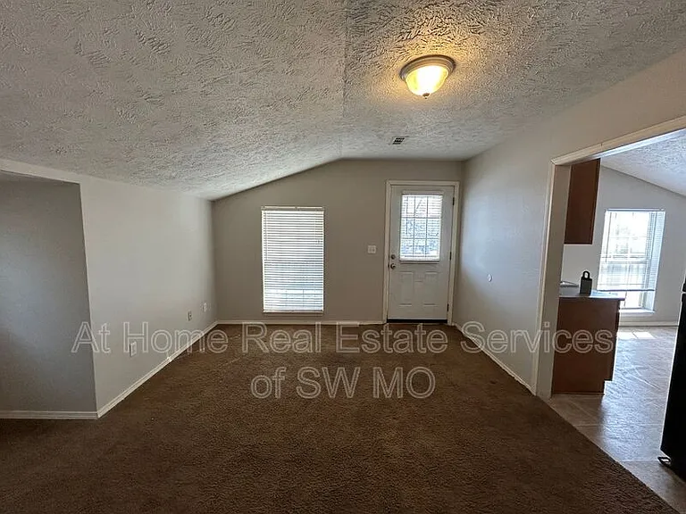 2177 Walk On Dr #D — Photo 3