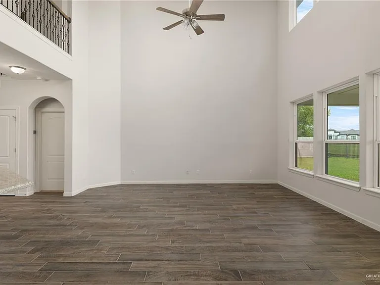 4628 Estancia Pkwy — Photo 12
