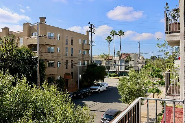 Sawtelle — Photo 40