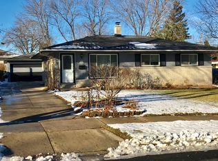 W149N8417 Norman Dr, Menomonee Falls, WI 53051