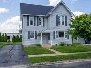 205 2nd Ave NW, Farley, IA 52046