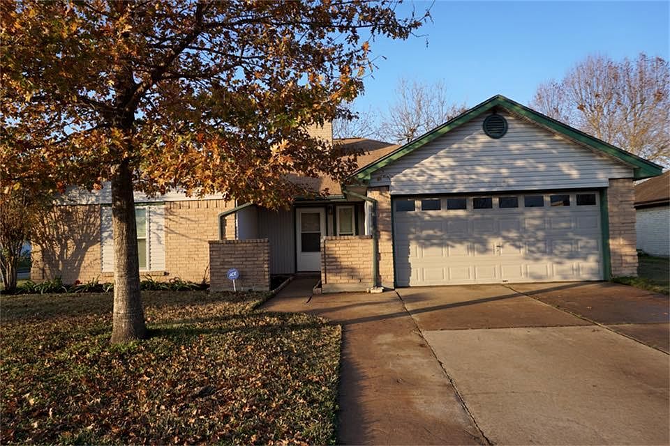 1st image of 1401 Hoover Dr