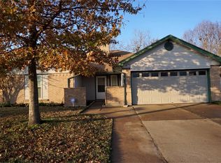 1401 Hoover Dr, Deer Park, TX 77536