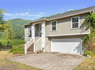 801 King Valley Dr, Maple Falls, WA 98266