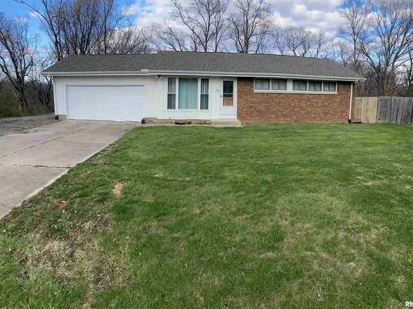 135 Lincoln Pkwy, East Peoria, IL 61611