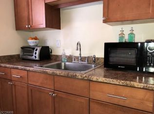 747 Riverside Ave #B, Lyndhurst, NJ 07071