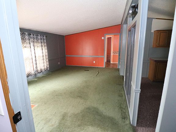 3rd image of 4117 Garland Dr