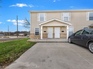 692 E College St, Troy, MO 63379