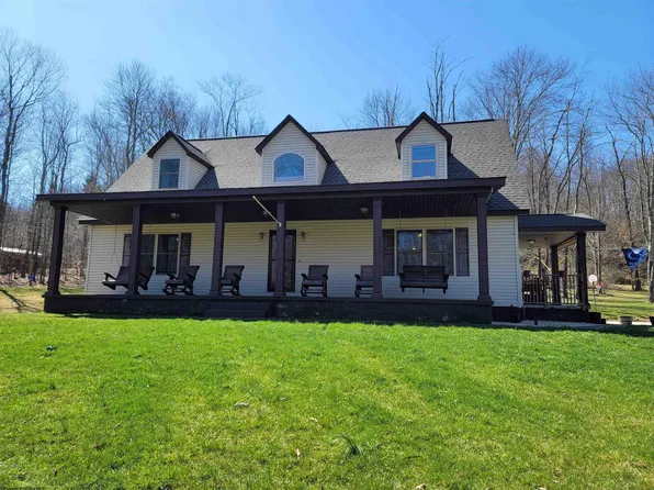 53 Foxwood Dr, Bruceton Mills, WV 26525