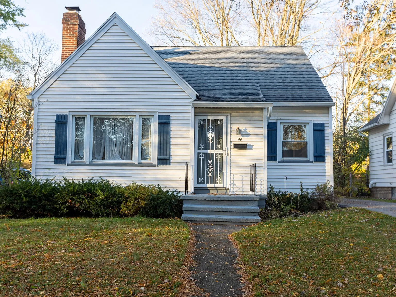 3 bed, 1341 sqft, $2,300 — Photo 1