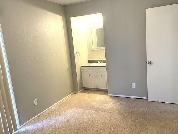 main BD 3 has vanity/sink