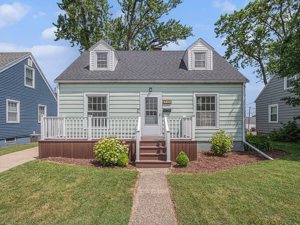 719 Botham Ave, Saint Joseph, MI 49085