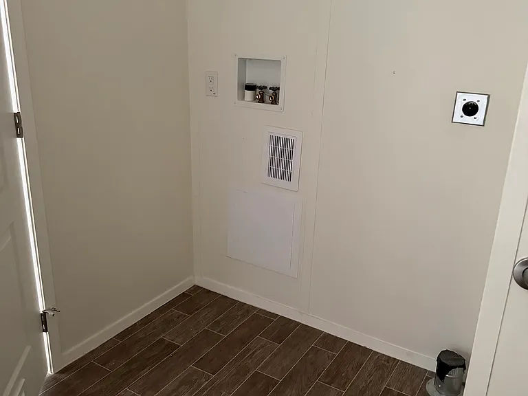 843 Baker Ave #2 — Photo 8