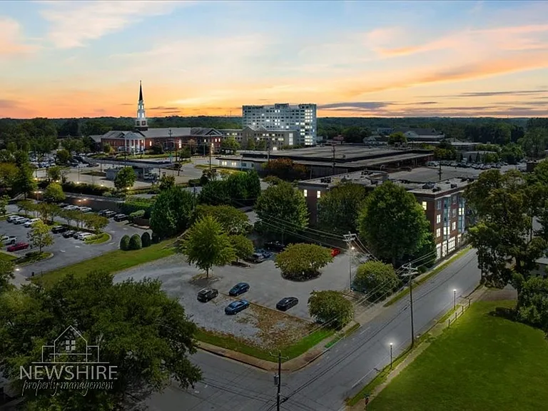 City View — Photo 40