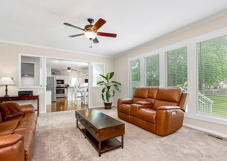 2316 SE 2nd Ter, Lees Summit, MO 64063 | Zillow