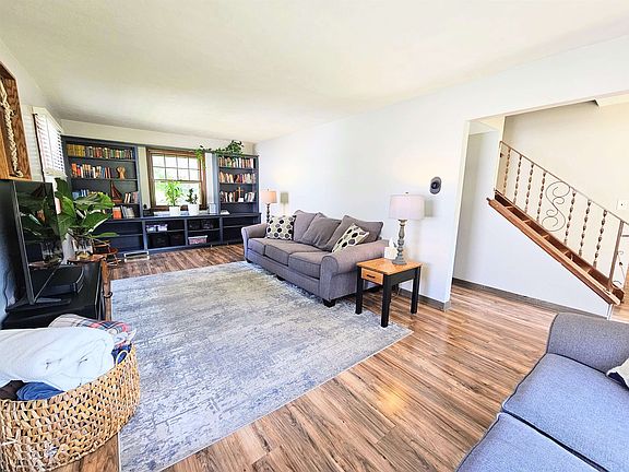 5th image of 3308 Pleasant Valley Blvd