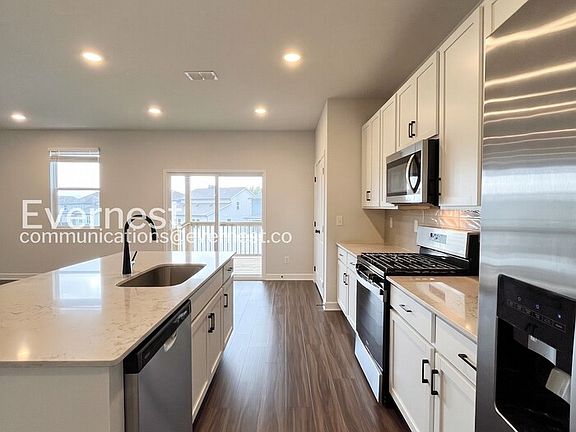 5th image of 167 E Millbrook Dr