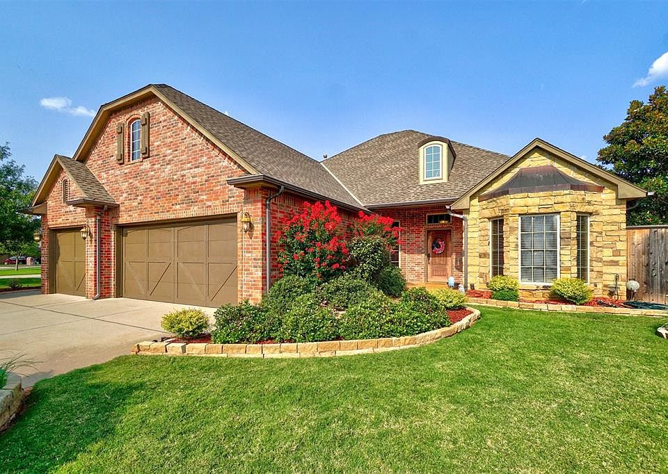 1st image of 19832 Oakshire Dr